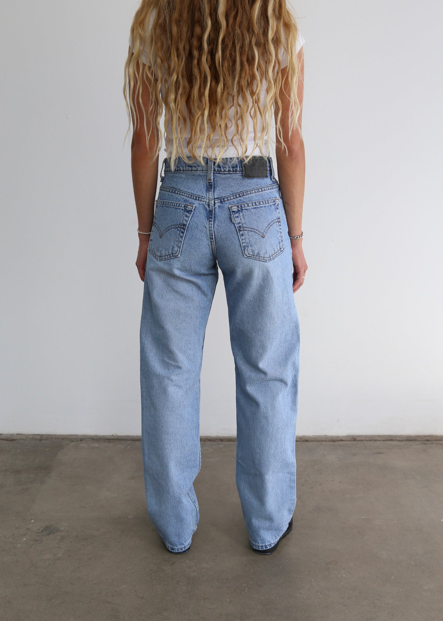 90’s Lightwash Denim Silvertab Levi’s (26”)