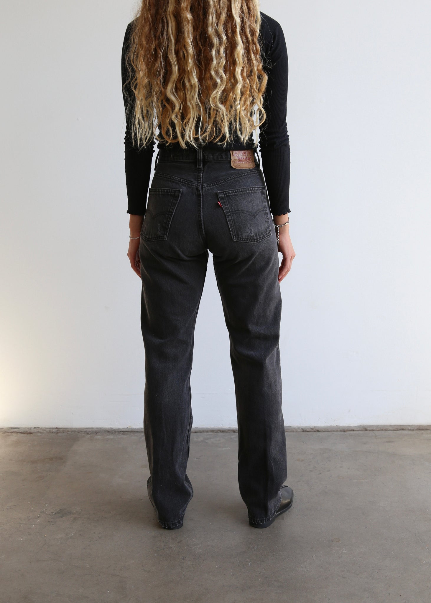 90’s Black 501 Levi’s (28”)