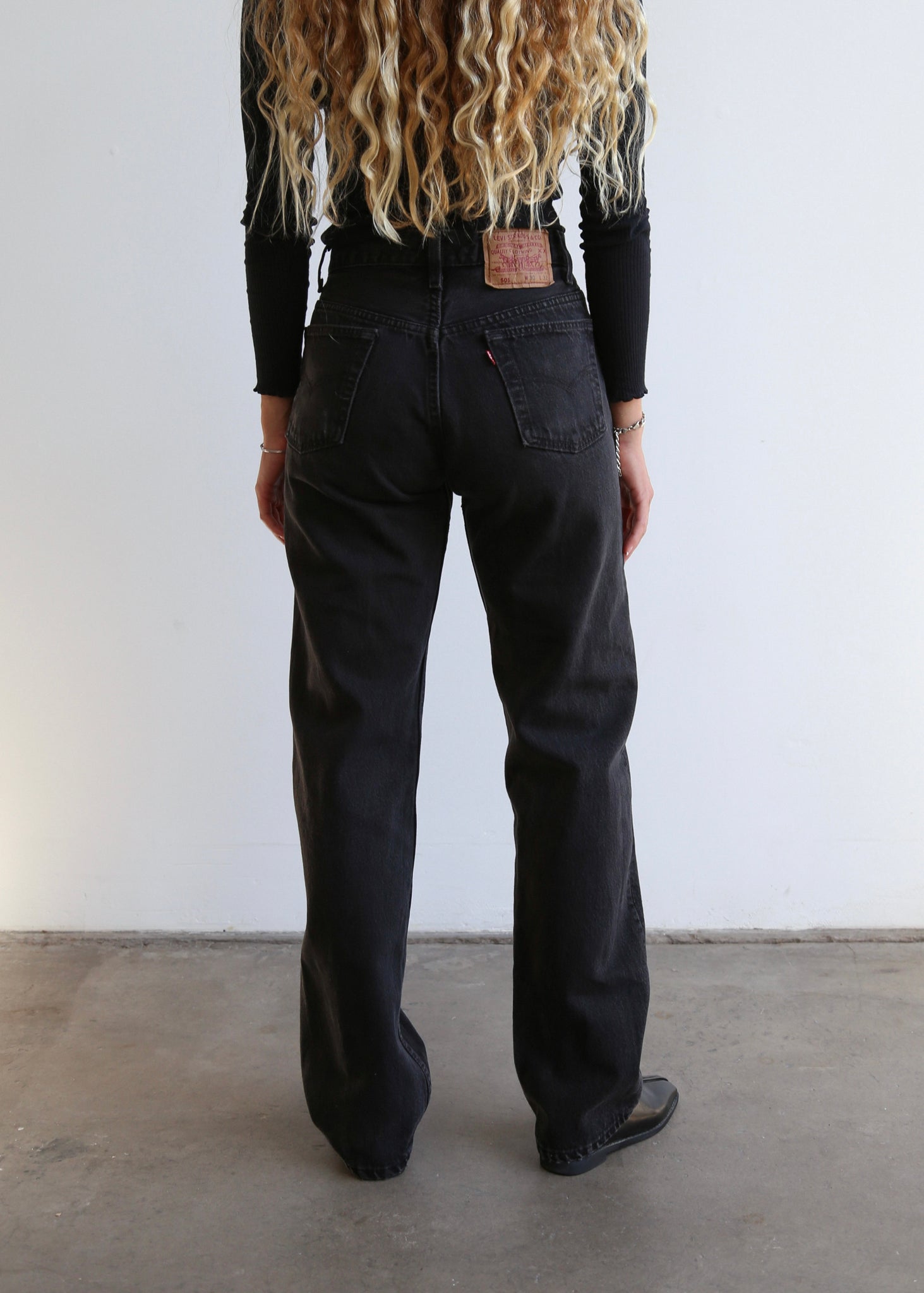 90’s Black 501 Levi’s (28”)