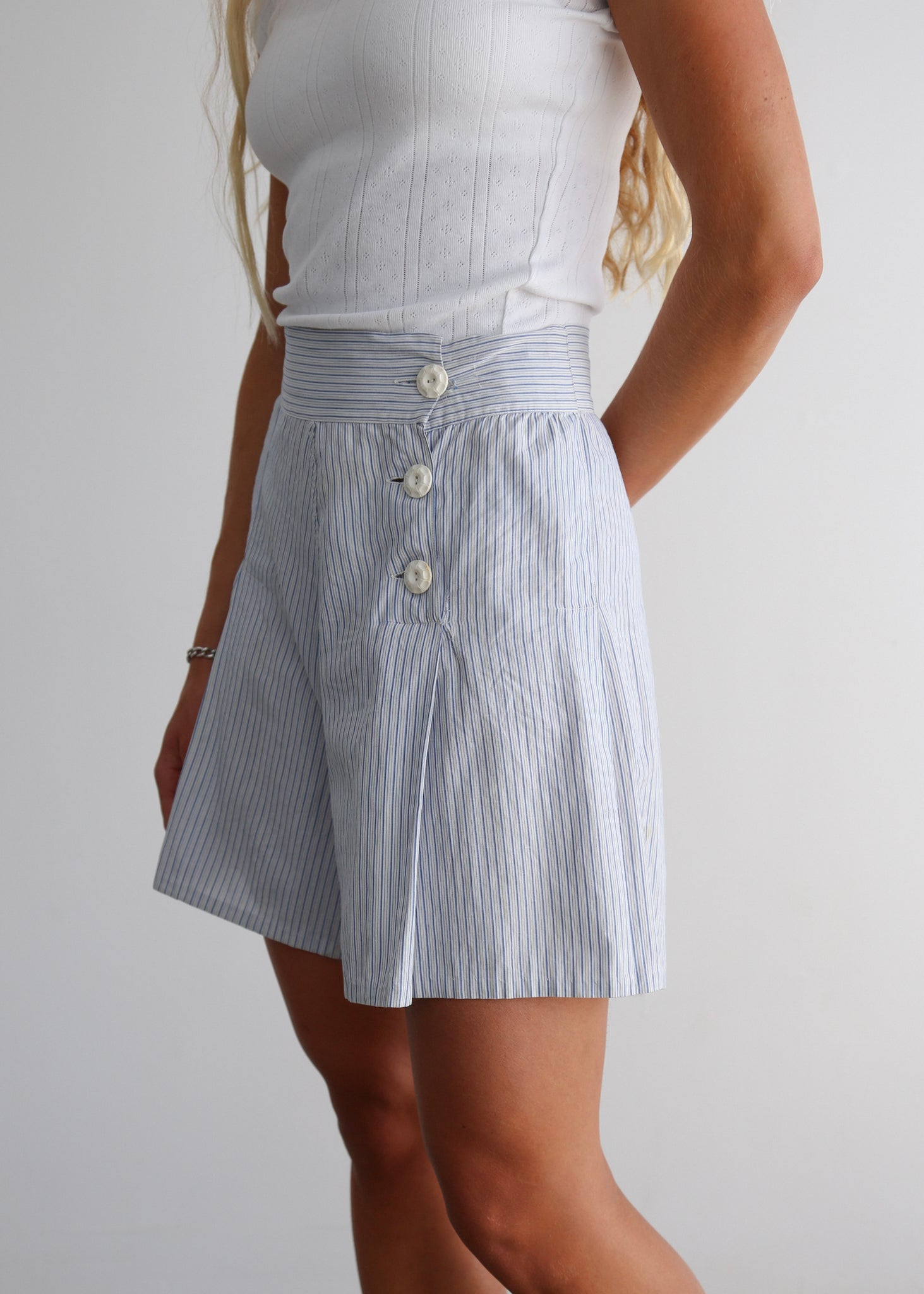 40’s Cotton Pinstriped Shorts (26”)